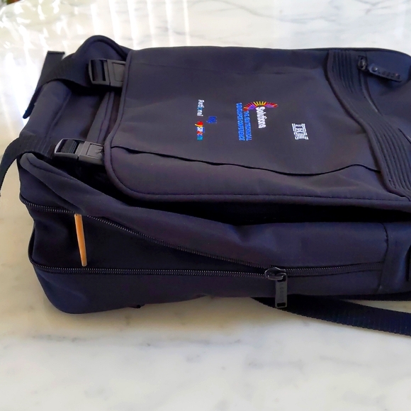 NWOT. Leed's Multiple Layers Expandable Backpack/Laptop Bag/Travel Bag.W - Picture 8 of 8